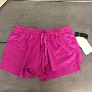 Lululemon magenta Hit It short